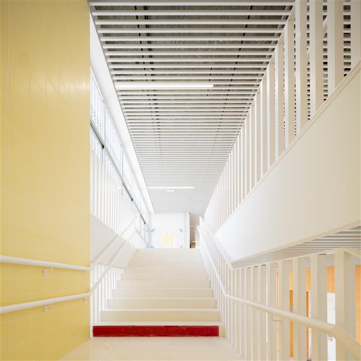 Vista de la escalera principal